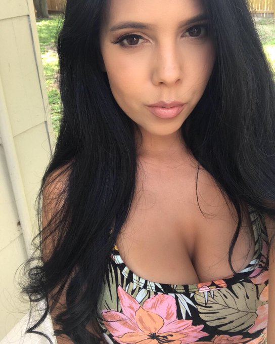 Summertime 🌸🌼🌺 https://t.co/VfOU681Nbt<a href="/tag/boobsforbrushfires"class="tags"><span>#boobsforbrushfires</span></a>