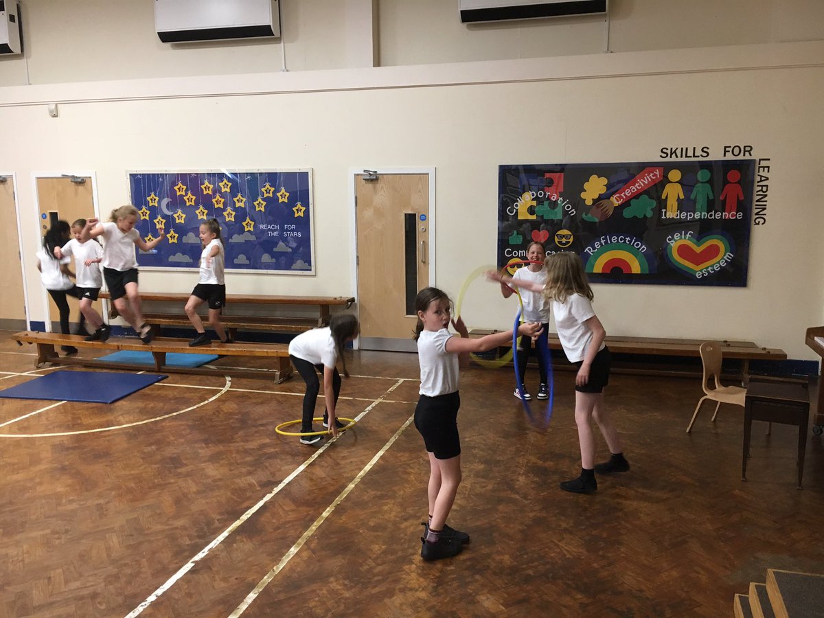 MisterMurch's tweet photo. @Y5monteney Y5MP chose different circuit training activities as indoor PE today due to the weather ☔️💧☔️#MoveMoreChallenge2019 #MoveMoreMonth2019 @MonteneySport @MonteneyPri @Mr_RichardOwen @MonteneyPrimary @misspindar @MrF15her https://t.co/F1NJqlqtMO