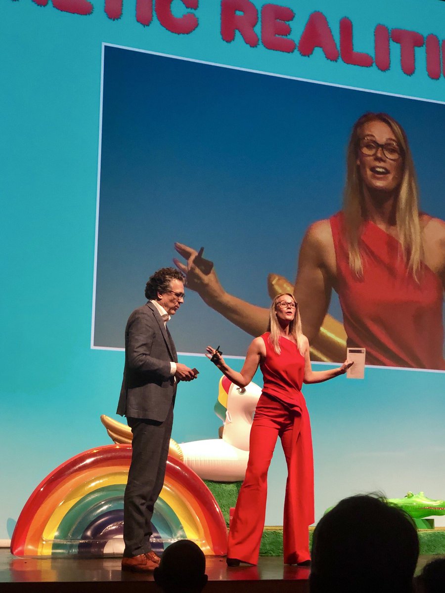 marcoderksen's tweet photo. Hoeveel van de aanwezige 35-plussers zullen nu vanavond naar haar ASMR-videoโs gaan kijken/luisteren? #vint #vint2019 #asmr #slaapproblemen https://t.co/DKX6JU8c9T