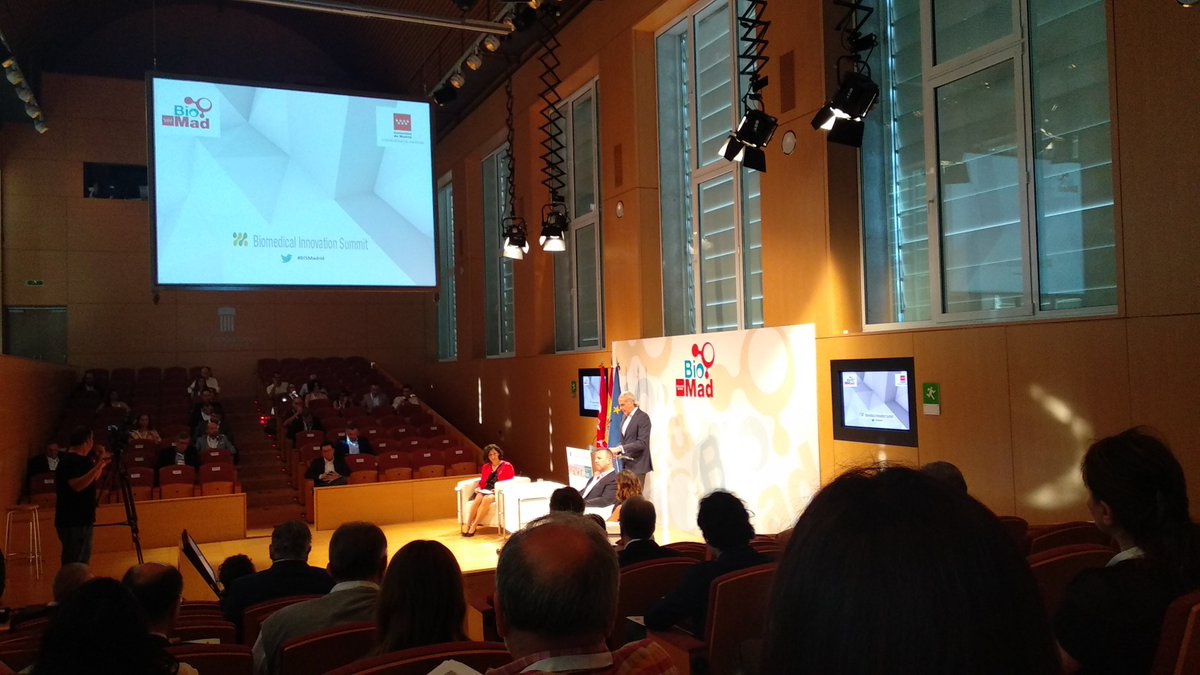 Pixelabs_AI's tweet photo. ¡Hoy estamos en #BioMad! Innovación y tecnología en el Biomedical Innovation Summit! #pixelabs Empezamos el martes con estas interesantes ponencias #knowledge https://t.co/AEUWw4Zwb7