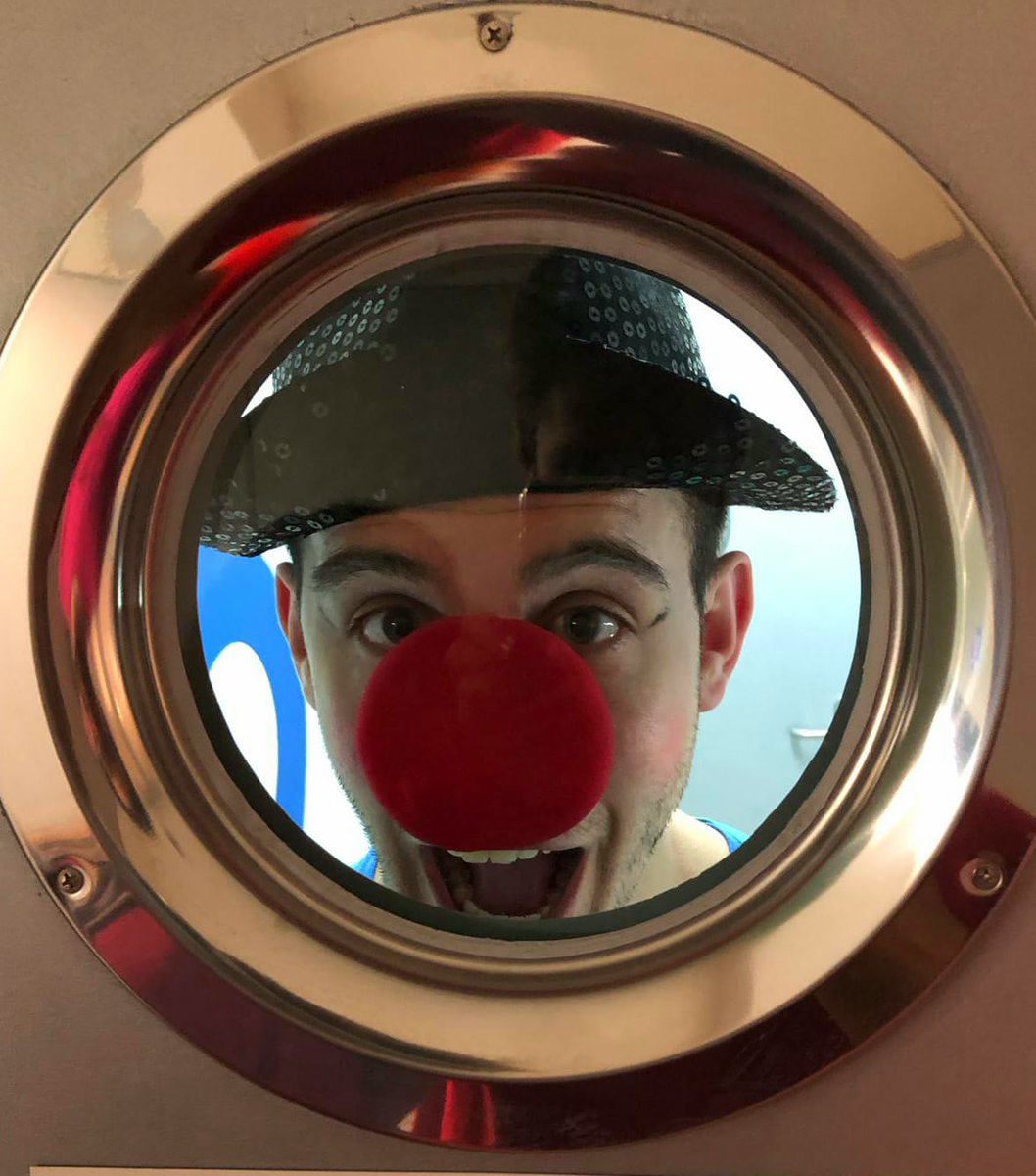 En la vida siempre hay que ver la luz que entra por las ventanas por muy pequeñas que sean...⭐️💕🙏🏼🔴 
#11AÑOSMQUI  #payasosdehospital #gaialbacete #ilusion #esperanza #masqueunailusion