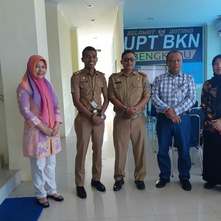 bkdprovbkl's tweet photo. Seleksi Penerimaan  calon Praja IPDN tahun 2019 dengan Tes Kompetensi Dasar yang dilaksanakan di UPT BKN Kota Bengkulu hari ini @mediacenterbkl @pemprov_bengkulu https://t.co/Ucgol8ehX8