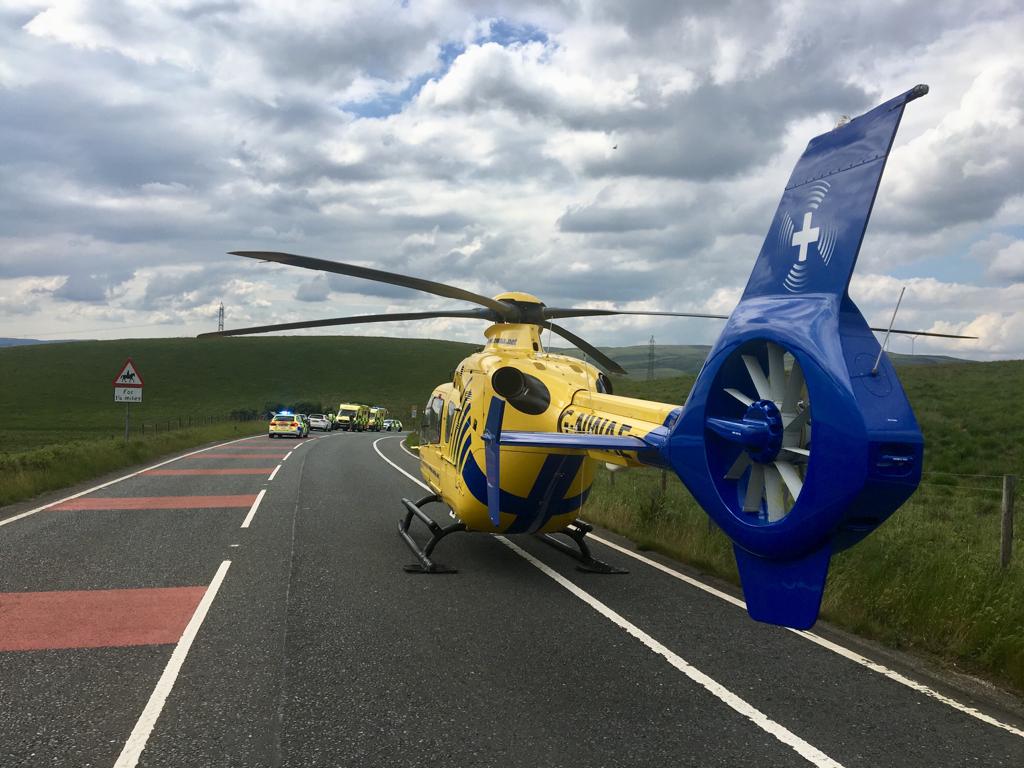NWAirAmbulance's tweet photo. Our crews work 365 days a year to ensure essential care is provided every single day to the #NorthWest populationβΌοΈπ¨ This is #Helimed75 near #Littleborough last week enjoying a rest on the roadside while our #crew work their magic!π πΈ- James the Pilot
#nwairambulance https://t.co/EvgD1tkGl4