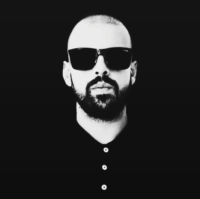 ElHombreBalaRec's tweet photo. COSMIC BRO. vuelve mañana Miércoles para estrenar su nueva canción "Hook" (@OscarTavio, #CosmicBro) https://t.co/NFyvuhzeFw