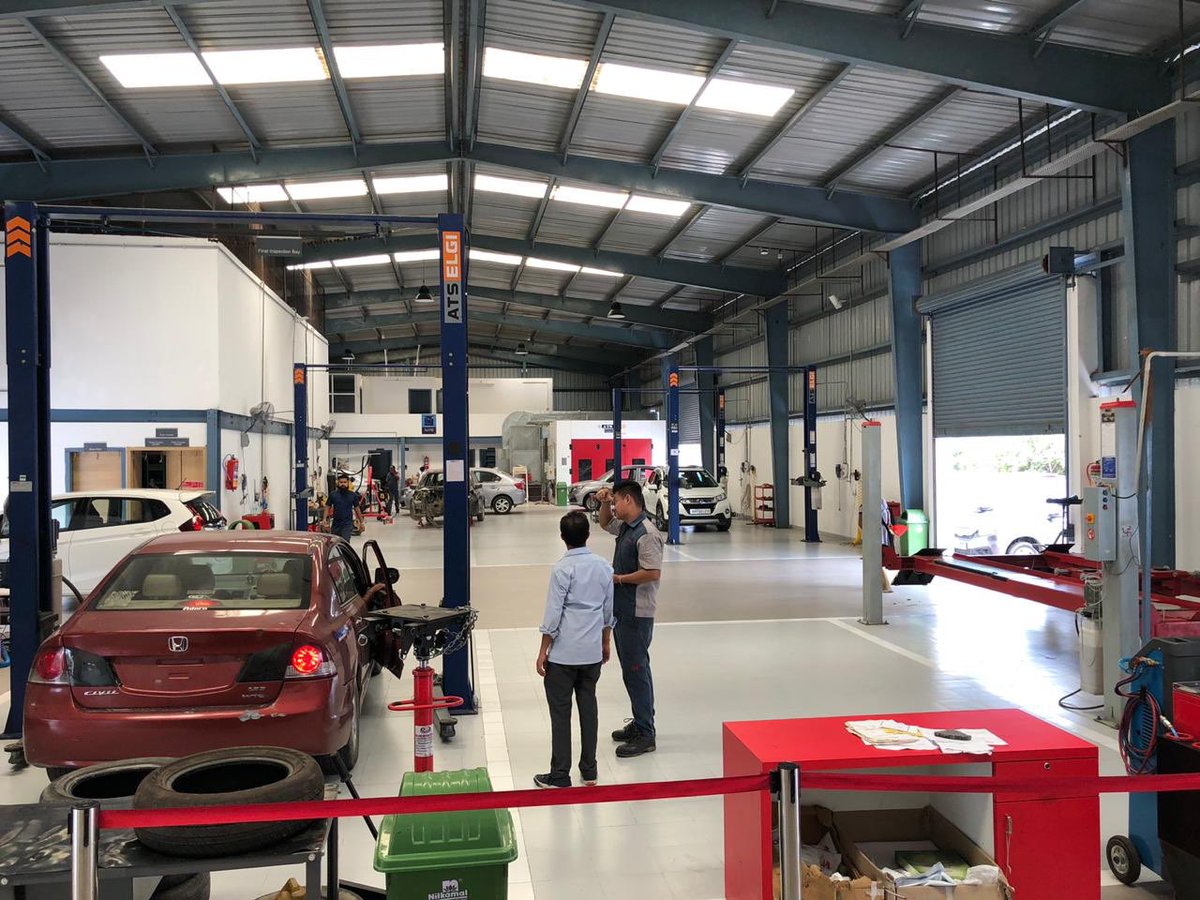 riteshmadhok's tweet photo. #DrivetoDiscover9 final day takes us to #Tezpur dealership which is Hondas first dealership to adopt #HONDA new corporate identity @HondaCarIndia https://t.co/VTCzazxypa