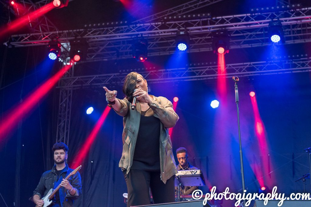 Gabrielle at Tunes in the Dunes photogigraphy.com/gabrielle-at-t…