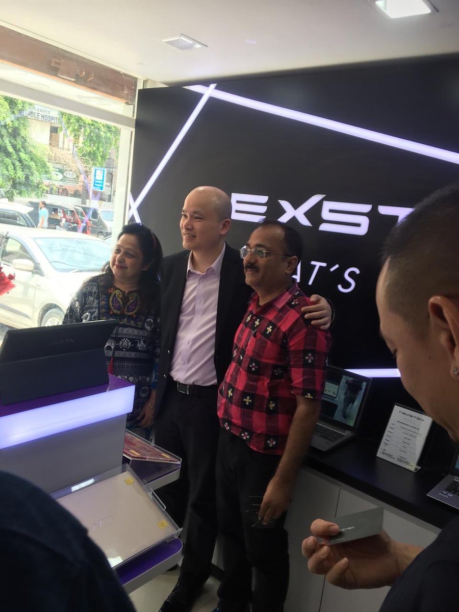 HarshitKhattar4's tweet photo. Mr. Alex Hau Yeung Chung CEO and Co - Founder Nexstgo in Conversation with Mr. Mukesh Khattar Proprietor and Founder https://t.co/sc4Oy6dC1C at Delhi’s first Nextgo Avita Store. Proud moment. Thanks to Nextgo Avita.  #delhi #nexstgo #avitastore #avitaproducts #avita #firststore https://t.co/3tpaZwV0xq