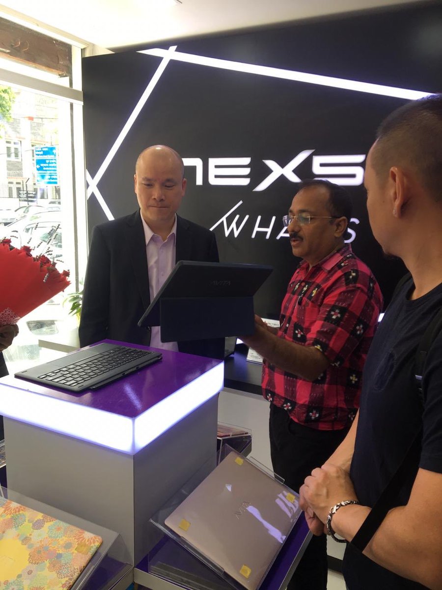 HarshitKhattar4's tweet photo. Mr. Alex Hau Yeung Chung CEO and Co - Founder Nexstgo in Conversation with Mr. Mukesh Khattar Proprietor and Founder https://t.co/sc4Oy6dC1C at Delhi’s first Nextgo Avita Store. Proud moment. Thanks to Nextgo Avita.  #delhi #nexstgo #avitastore #avitaproducts #avita #firststore https://t.co/3tpaZwV0xq