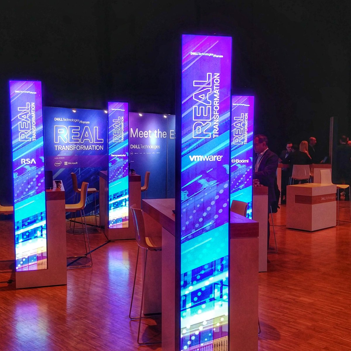 mikempunkt's tweet photo. auch heute wieder, grosser Start in Düsseldorf für die Dell Technologies Foren 
#DellTechForum #DellTech #Dell #McLaren #transformation #Duesseldorf #NRW #iwork4Dell https://t.co/89sE8dpayD