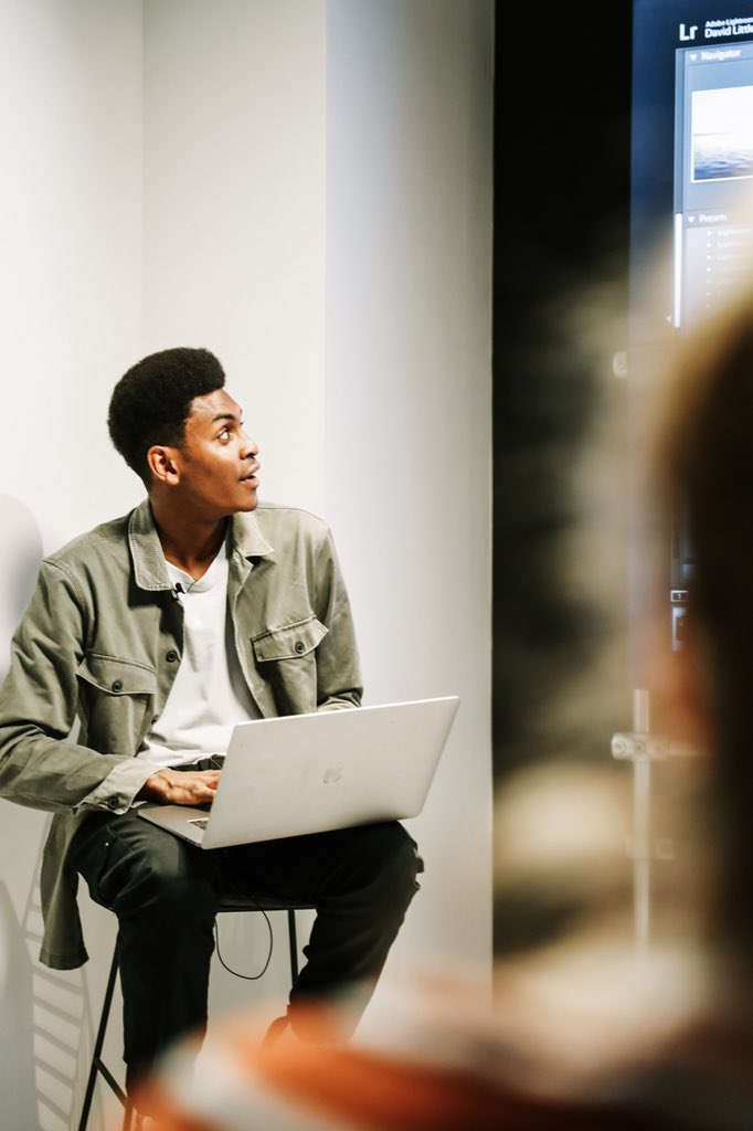 ThreeUK's tweet photo. Last night at #studioThree: we had @RonTimehin in the house, running a workshop on how to edit your pics like a boss 👌🏻 https://t.co/Q1VhPR4f1N