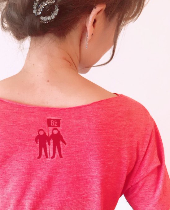 ハンドメイドtシャツの作り方を大公開 肩出しリメイク方法も紹介 ハンドメイド Sumica スミカ 毎日が素敵になるアイデアが見つかる オトナの女性ライフスタイル情報サイト