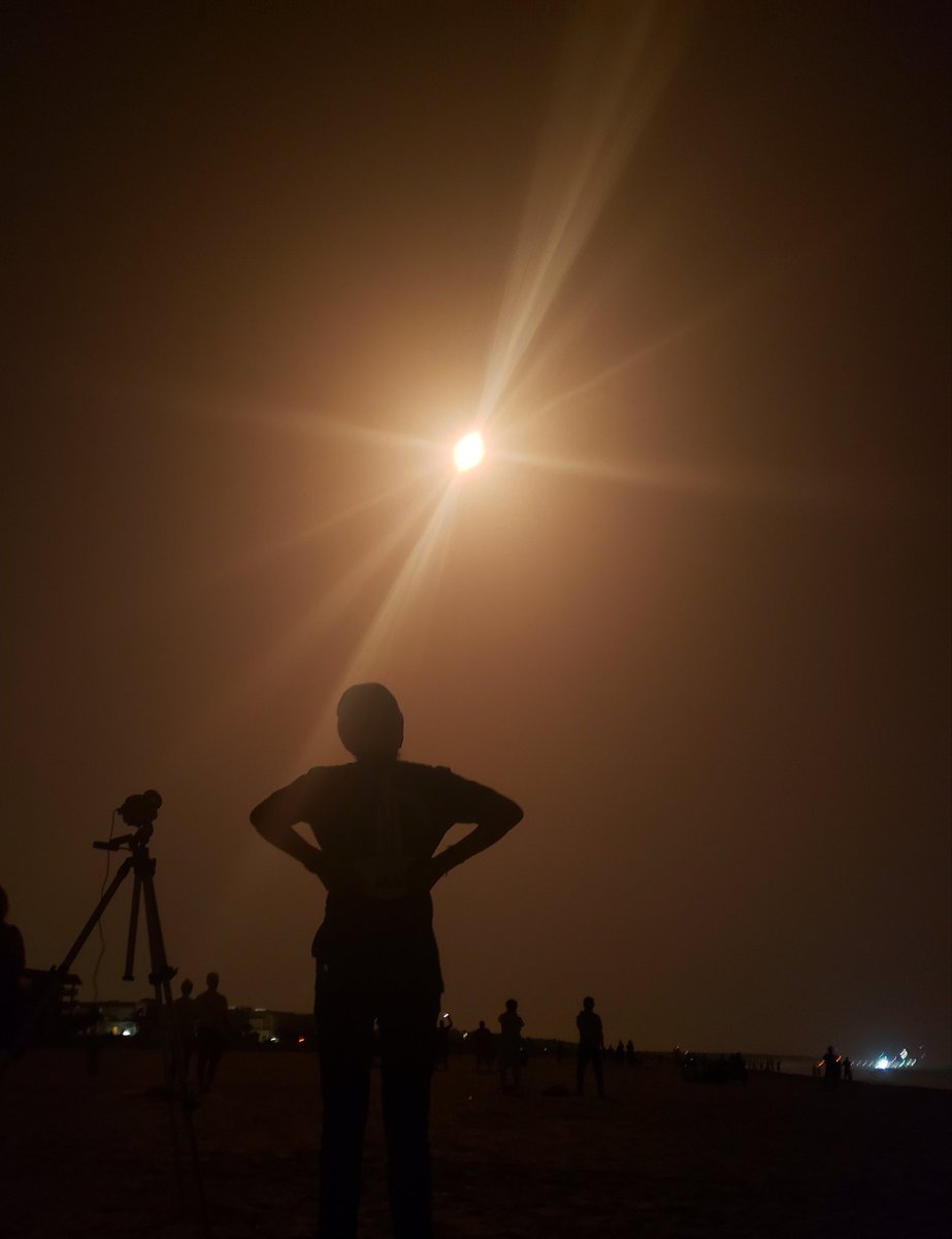 RajveerJolly's tweet image. This was the most fascinating things have ever seen. 

My first ever rocket launch of the #FalconHeavy #STP2  is something which I'll never ever forget ❤️ 

@SpaceX is seriously awesome 😍 🌌🌌🚀 ( and @elonmusk too of course :)
( #RIPcentercore 🥺)

Creds : @julia_bergeron