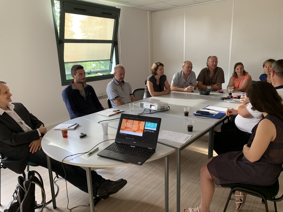 initiative41's tweet photo. Ce matin, 3ème Rencontre Initiative sur le thème "Piloter son entreprise grâce à ses chiffres", animé par le @CERFRANCE_VDL à Vendôme, en présence de bénéficiaires et parrains ! 👩‍💼👨‍💼 https://t.co/RzJHK1hf4r