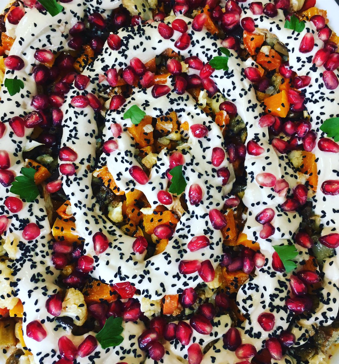 BlakesFood's tweet photo. Hot but muggy day...sunshine salads all round 😀 #salad #pomegranate #roastedvegetables #harissa #healthyfood #suncomeback https://t.co/iomY1ZrQ8t