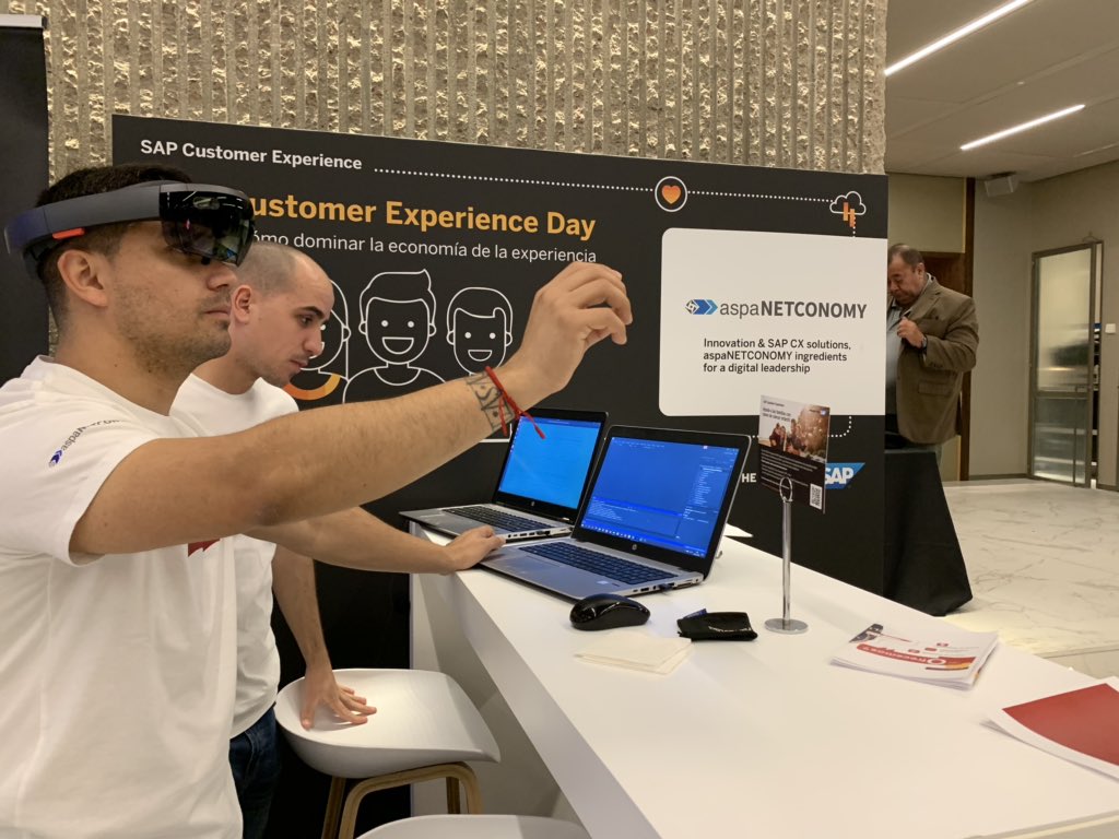 tepekan's tweet photo. Hoy toca disfrutar y aprender con este #dreamteam de @aspanetconomy @ASPAconsultores en #SAPCXDAY junto a @SAPSpain @SAP_CX #ExperienceManagement https://t.co/qqhMFn13dD