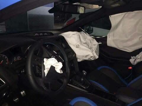 Otovole's tweet photo. Test Ettiği Aracı Pert Etti ! https://t.co/fPMIaio9Wl'un eski kurucularından And Mehmet Çetin Intert City Park pistinden 2016 Model Ford Focus Rs model araç ile kaza yaptı. @otoparkcom #otovole #andcetin #otoparkcom #otopark #sinancetin #focusrs #intercity #ford #focus #kaza https://t.co/SdB49YrdgO