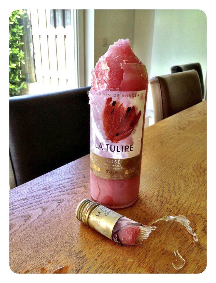 Wine suggestion: save the wine out of the freezer on time... #winelover #winetips #winery #ice #frost #wine #rosé #latulipewines