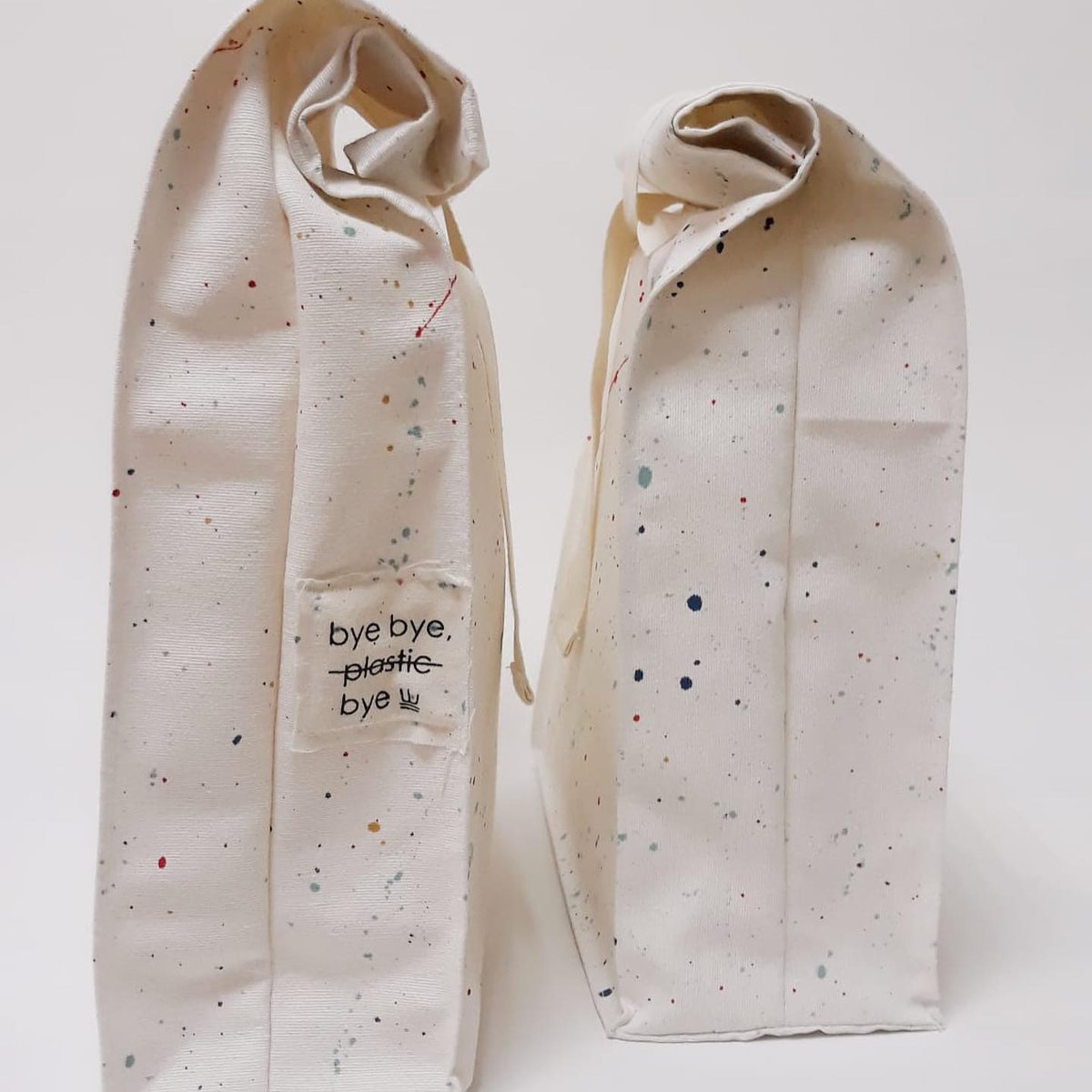 EmprendeModaTF's tweet photo. Las nuevas bolsas de tela de Big Boston nos tienen 😍
Hazte con la tuya en Despacio Museo Market, la cita es en #MUNA los días 6 y 7 de julio de 2019. #EmprendeModaTfe https://t.co/R4rwqcAmYd