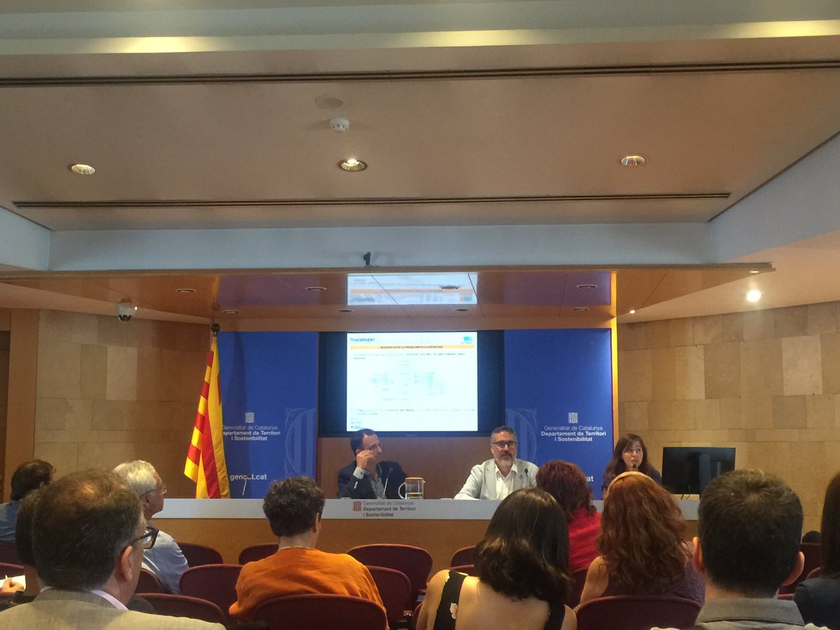 I finalitzem la sessió de presentació de #NuclisRDenEconomiaCircular explicant el #TRASCENDENTprojecte #TradebeGrup #RDproject #NuclisRD #InnovACCIÓ @accio_cat agenda.accio.gencat.cat/cercador/-/act…