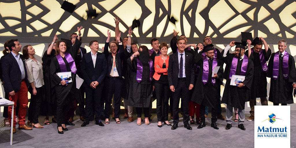 Matmut's tweet photo. 👏👏👏🎓 à tous les diplômés de la 3ème promotion d'#ObjectifManager en partenariat avec @NEOMAbs !
Elle porte les ambitions de la Matmut auprès de l’ensemble de ses collaborateurs !
Encore bravo à tous 😀 https://t.co/yhsiJyanI9
