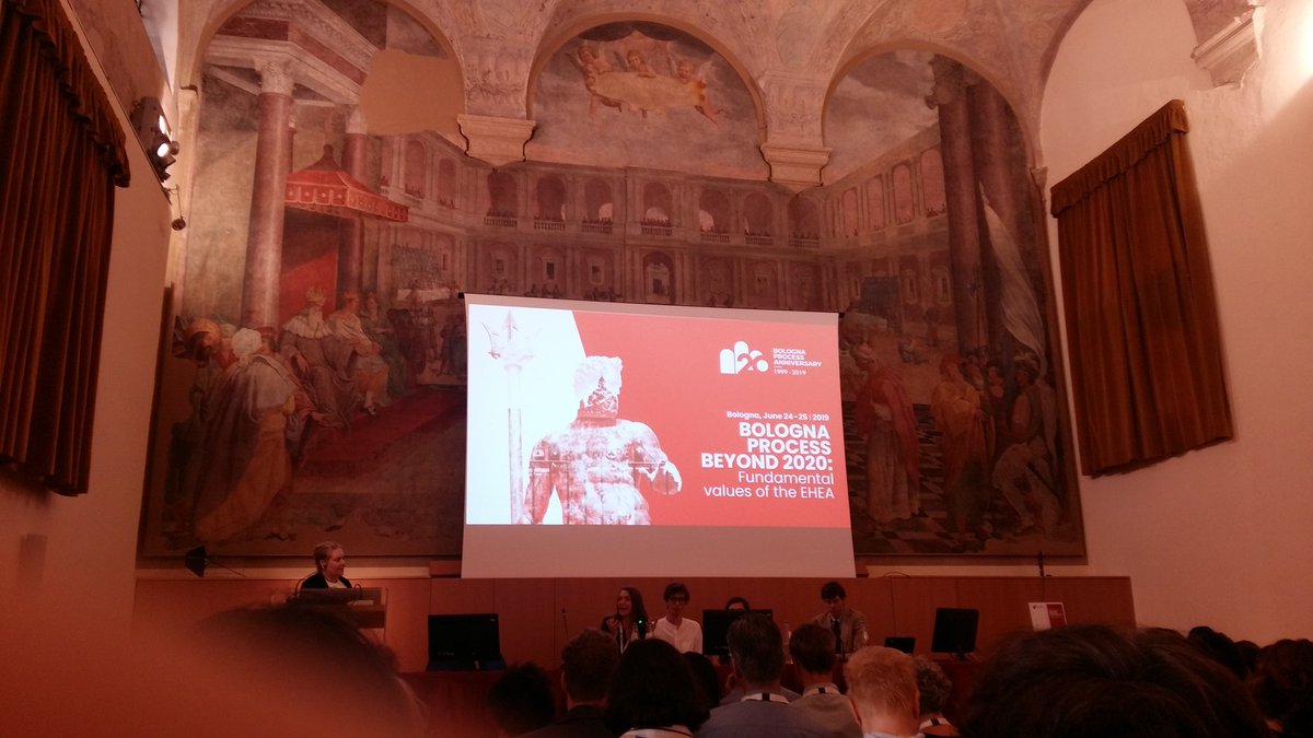 Quali sono le nuove sfide dei docenti nella trasmissione del sapere in una società globale? A Bologna le istituzioni accademiche si incontrano e riflettono sui valori fondanti dell'Università  #bolognaprocess2019 #bolognaprocess