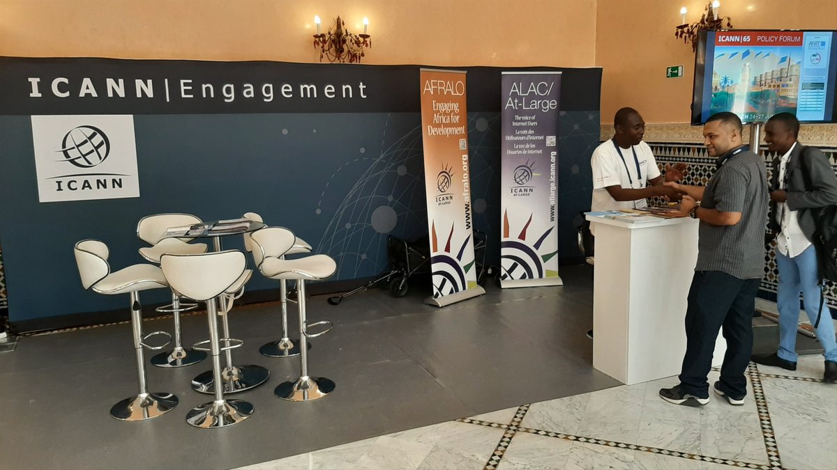 bacharbong's tweet photo. #AtLarge #ICANN65 #Booth leader this morning
Servir la communauté avec plaisir
#ALAC65 @ICANNAtLarge https://t.co/hTi6IZ6urJ