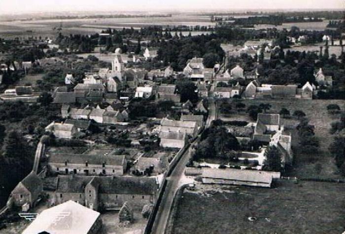 #OTD in 1944

158 Brigade lands in Normandy and the three Royal Welch Fusilier battalions march inland in search of their Assembly Area.

Nearly 2k Fusiliers marched in single file down dusty roads, bypassing minefields, demolished pillboxes and a charred village.

#DDay75 #WW2
