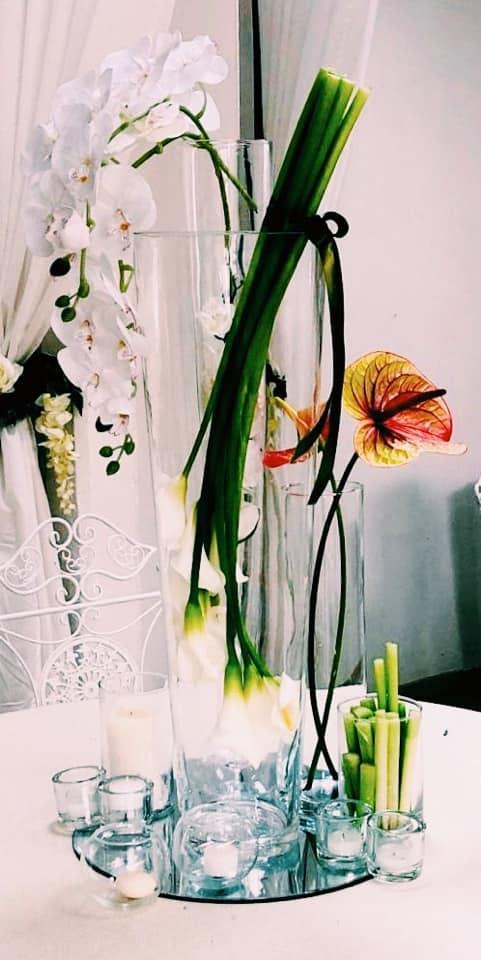 BigBalloonGroup's tweet photo. Prove per una composizione floreale 🌸
#balloondesign
#balloondelivery #bigballoongroup #balloons #event #flowers #composizione #piante #prove #colore #lavoro #lorianaliuzza #photography #vetro #effetto https://t.co/m6y2INhXQJ