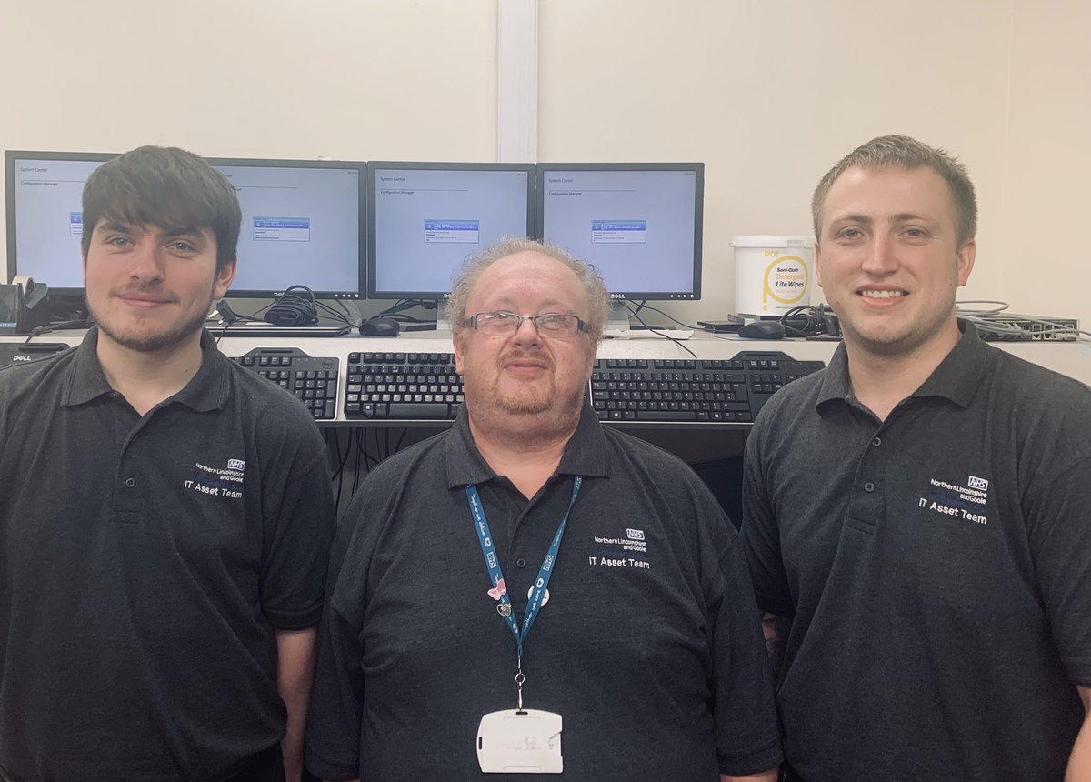 ButtieBoos's tweet photo. First outing of the IT Asset Teams uniform at @NHSNLaG no more damage to staff’s own clothes from installing IT equipment #lookinggoodteam #charcoalnotblack https://t.co/bCfVMUgbmB