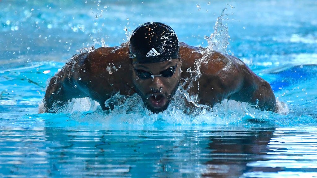 CouleursSport's tweet photo. Un géant dans Couleurs Sport Confidences : le guyanais Mehdy #Metella revient ce jeudi à 18h25 sur @FranceOtv ! @FFNatation #Guyane @MMetella https://t.co/qigatDmH7O