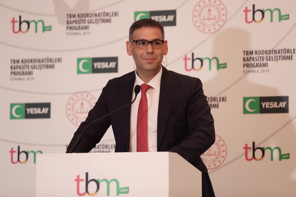 1920yesilay's tweet photo. MEB Hayat Boyu Öğrenme Genel Müdürlüğü Sosyal Ortaklar ve Projeler Daire Başkanı Murat Aşım, bağımlılıkla mücadelede yaptığı tüm çalışmalardan dolayı Yeşilay'a ve TBM Koordinatörlerimize teşekkür etti. #Yeşilay https://t.co/dQ2zlScarl