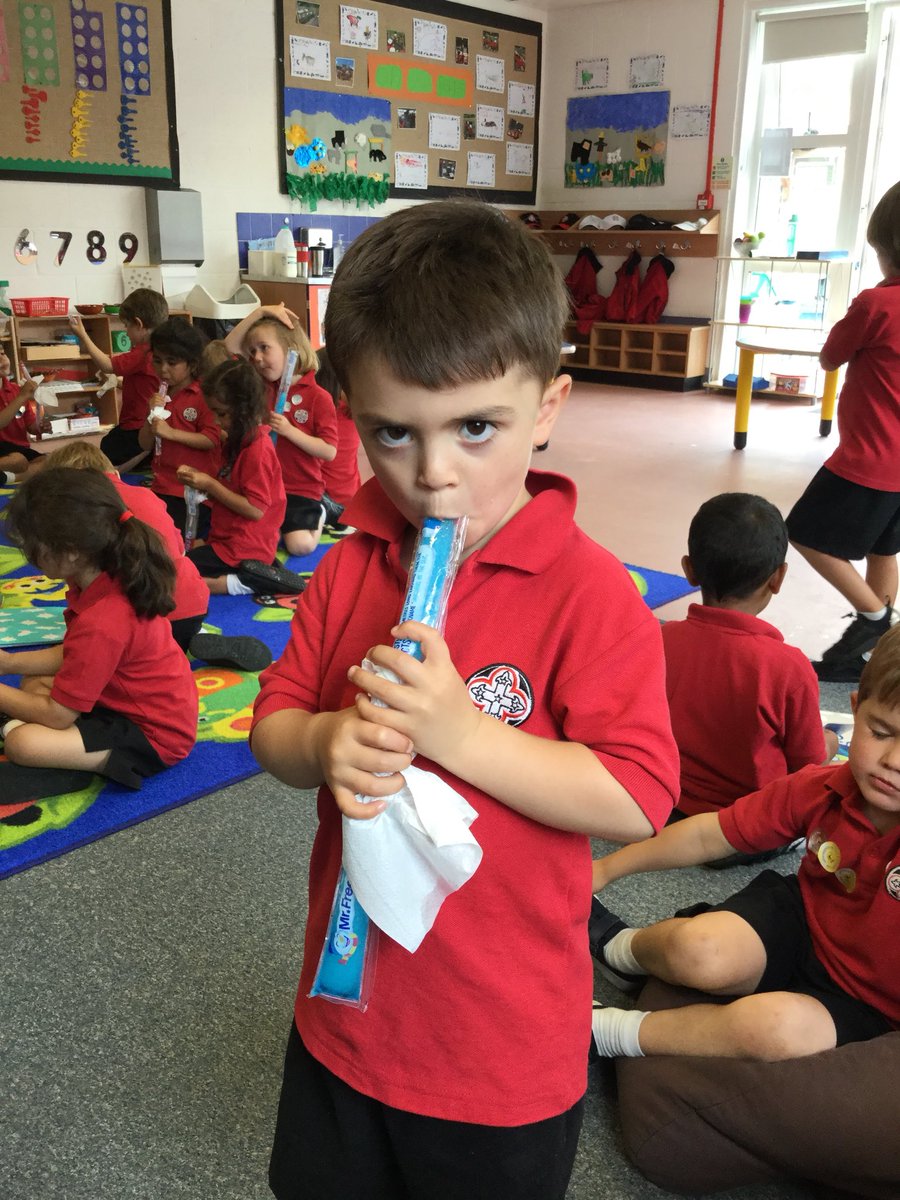 BGS_LowerSch's tweet photo. Enjoying our reward for an excellent sports day! #BGS_nursery #BGS_EYFS #BGS_athletics #Sportsday #Reward #IcePoles https://t.co/WpUkDzX3TK