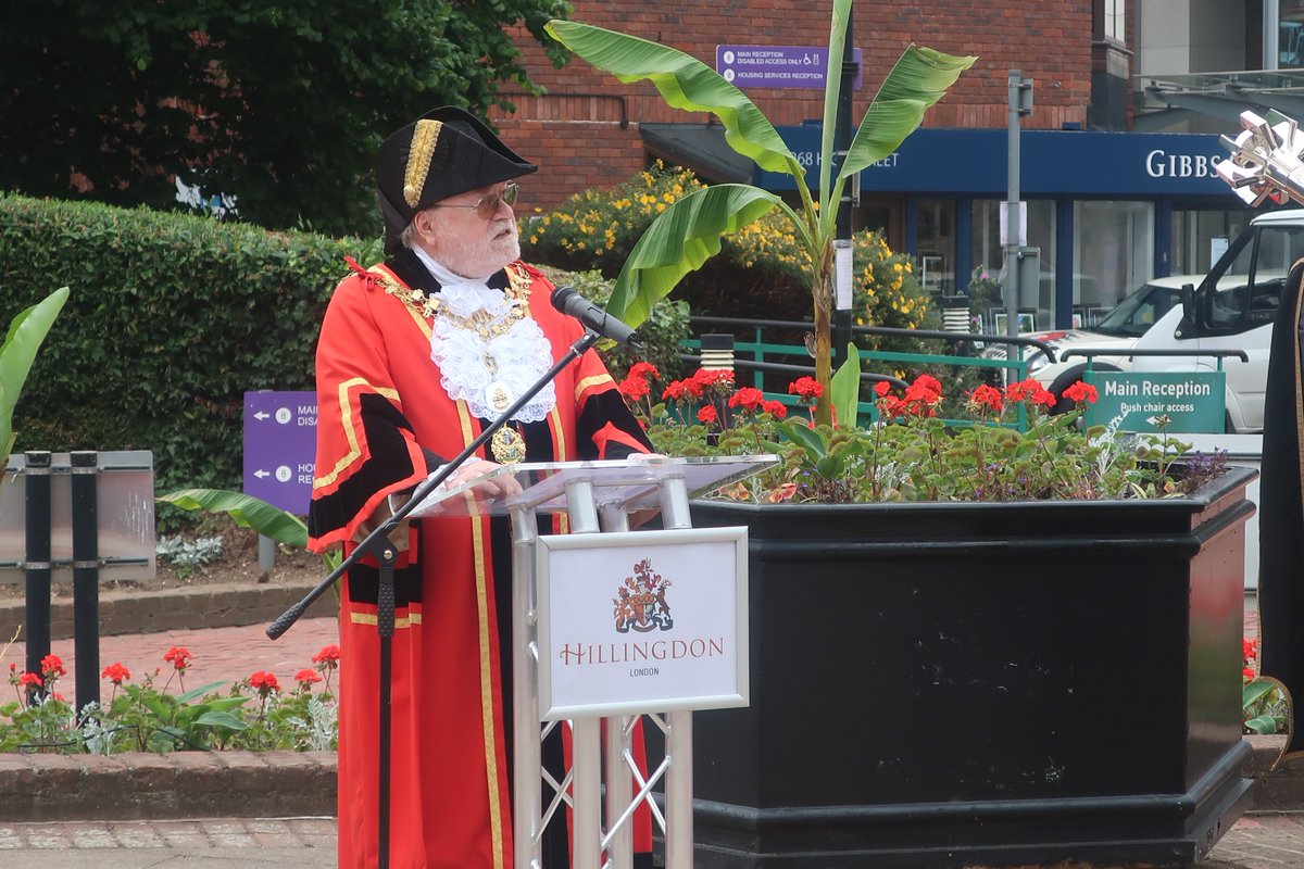 To mark this year's #ArmedForcesWeek and #ArmedForcesDay on Saturday (29 June), Hillingdon joins more than 450 councils raising the Armed Forces Day flag, honouring Britain's Armed forces personnel - past, present and future. #Hillingdon