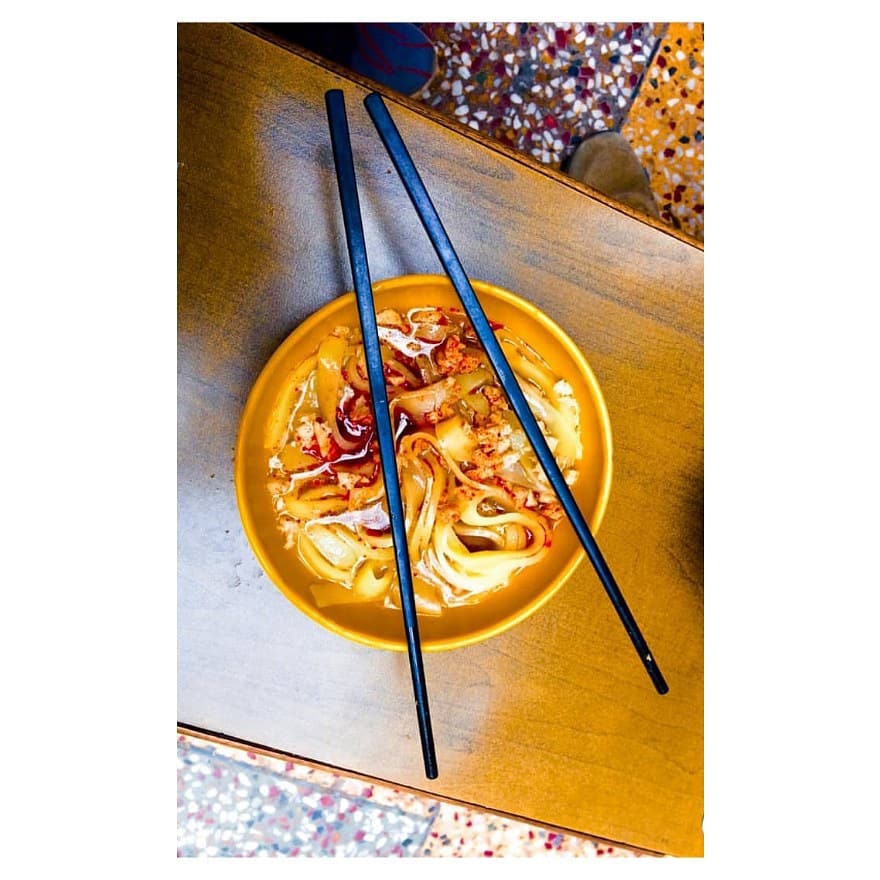 DoctorMriganka's tweet photo. Delhi-cious Tibetan Day 🥢
#Laphing #Laping #TibetanFood #Chopsticks #Tibet #FoodPorn #FoodDay #Foodies #foodgasm https://t.co/xjWSmXfU3V