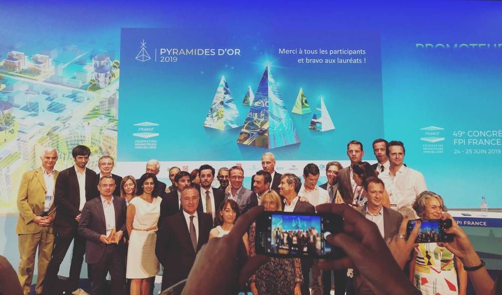 businessimmo's tweet photo. 🔵🎥 Lors de son #CongrèsFPI2019 qui se tient à Annecy, la @fpi_fr a dévoilé les lauréats des #PyramidesdOr2019. Nous y étions ➡ https://t.co/jMX63keW4m https://t.co/SQZfc0uLp3