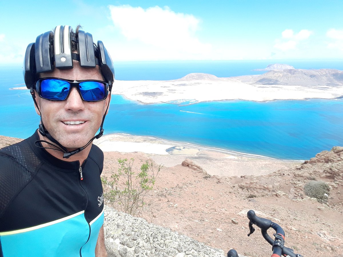 IkerSailing's tweet photo. Mientras olga pelea por deshacerse de su lesion yo me dedico a ponerme en forma, este verano no vamos a poder estar al 100% en el nacra, pero de forma fisica, mejor que nunca si seguimos asi, vamos @equipomovistar
@oficial_rfev @cnarenal @marinepool #alpharopes @TurismoLZT https://t.co/2pn9QmbKNC