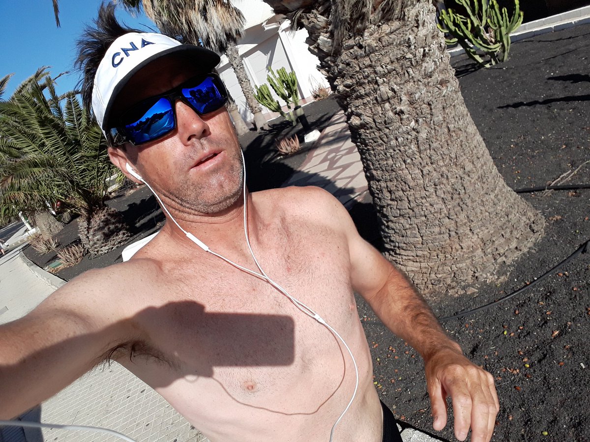 IkerSailing's tweet photo. Mientras olga pelea por deshacerse de su lesion yo me dedico a ponerme en forma, este verano no vamos a poder estar al 100% en el nacra, pero de forma fisica, mejor que nunca si seguimos asi, vamos @equipomovistar
@oficial_rfev @cnarenal @marinepool #alpharopes @TurismoLZT https://t.co/2pn9QmbKNC