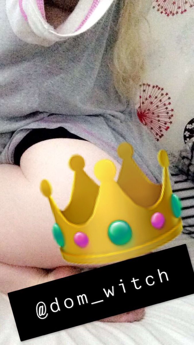 dom_witch's tweet photo. Wanna see my butt? Then pay up because I don’t just show it without getting something back 💰you are stupid to not take this up 🤦🏼‍♀️ #fetish #cashpiggie #piggies @YoungSubSlave @rtslave14500 @RTPIG6 @ServeAndSlave 

Kik: GoddessWitchDom
PayPal/AmazonGC/Circlepay: cizpiz1@gmail.com https://t.co/zu72EkcpzS