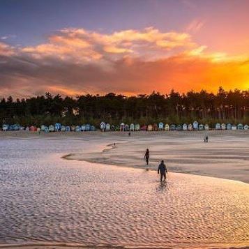 North Norfolk is well known for its stunning sunsets and last night did not disappoint! Here's some other sights not to be missed in #NorthNorfolk  bit.ly/2GexJ3P #NorthNorfolkNaturally