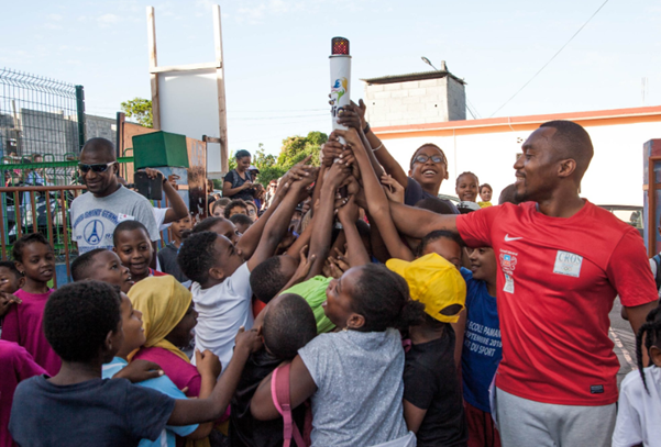 jioi2019's tweet photo. J-24: La Flamme des Jeux a quitté Mayotte pour La Réunion @ac_mayotte https://t.co/BNwYHoT8eo