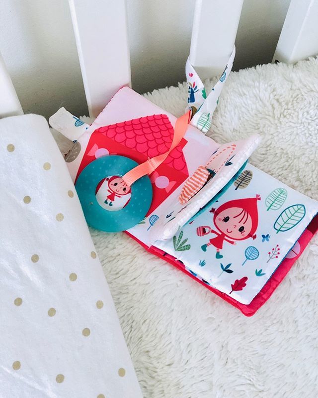 My very first book 🍓😍🍄🌹⠀
Kids will be enchanted by this magical Little Red Ridinghood Playbook. Packed-full of surprises and adventures, this soft playbook stimulates sight, hearing, and even features a teething ring to soothe teething toddlers.⠀
.… bit.ly/2ZLANfT