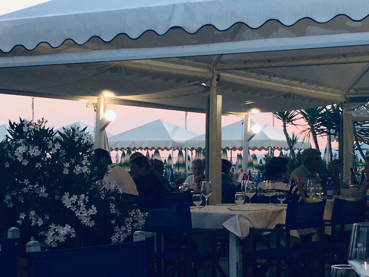 CK1_Chriskrm's tweet photo. Italian industry is often still manual: I found large Bagnos with Umbrella/Chair seating by pencil and lunch Dishes by handwritten Paper receipt. Charmant But Not effizient. https://t.co/Q1KfGTOK7X