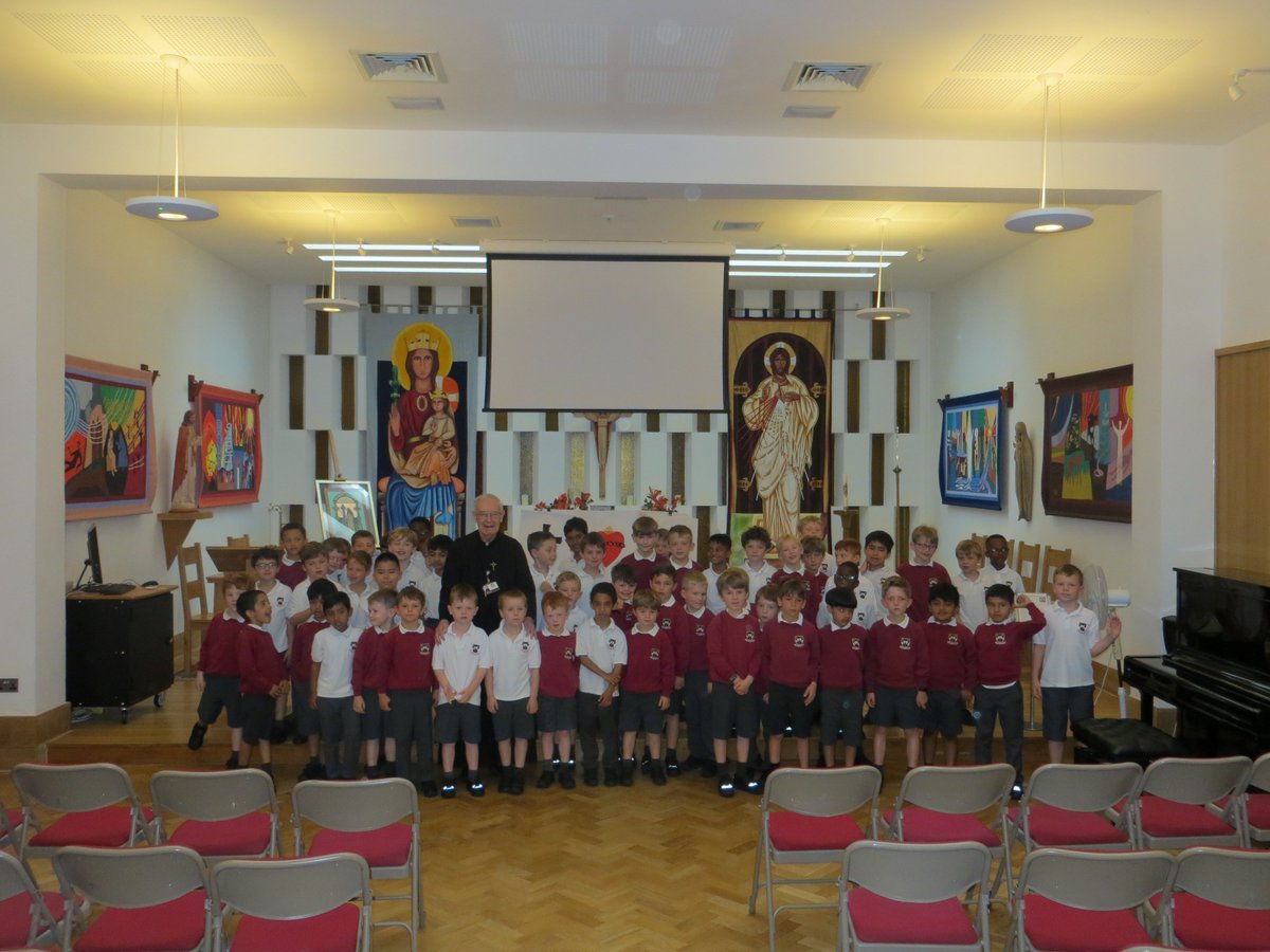 StColumbasLPrep's tweet photo. Lower Prep had a wonderful Liturgy. Thanking God for all the wonderful things we have achieved this year. #SCCReception #SCCPrepTwo #SCCPrepOne #SCCRE https://t.co/vi9wSvTmry