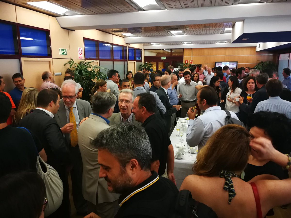 AGRISOST_CM's tweet photo. Gran interés sobre las #ayudas2019 #EENCanHelp de la @ComunidadMadrid ayer en la sede CE: Doctorado Industrial, ayudas a startups y PYMEs, entidades de enlace y hubs, Cheque Innovación para el desarrollo de proyectos de I+D en colaboración con grupos de investigación de la CM https://t.co/QrouTbN3PQ