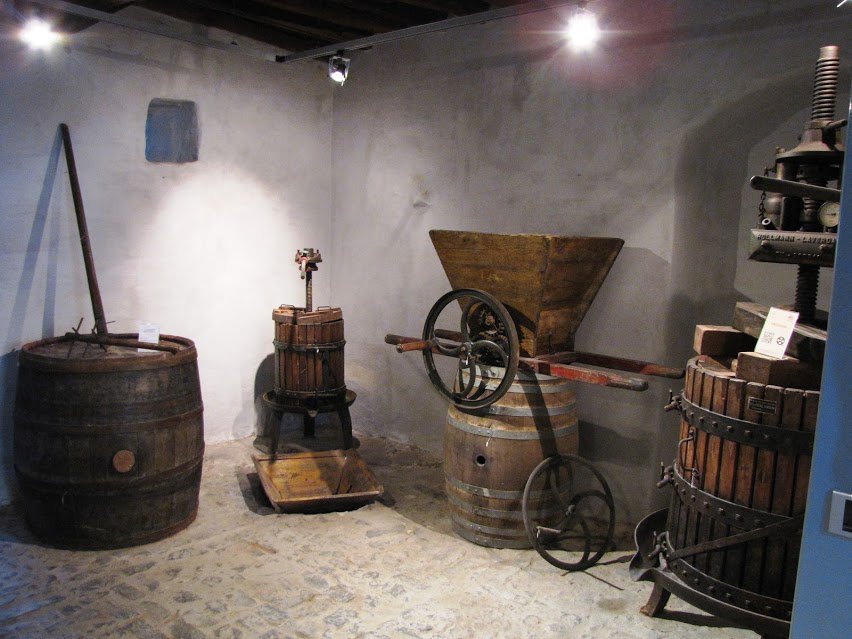 MarcoBombagi's tweet photo. https://t.co/i8yRrO16RI - Il Museo del vino e il Barco Borghese: due tasselli di un mosaico millenario che disegna il profilo affascinante dei Castelli Romani e, in particolare, di Monte Porzio Catone. #25giugno #cosicome #ScrivoArte #ScrivoQuelCheSento #ScrivoDiStelle #arte https://t.co/Xx35xDT7h6