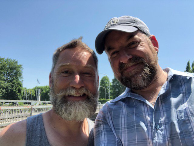 B1969Derek's tweet photo. Happiness is meeting someone you don't work with, not married and isn't cheating on anyone, unlike the spineless, lying coward still with Lee because he doesn't want to lose his house or way of life. Not my problem anymore! This guy though, he's awesome! https://t.co/y1YkAhEkyU