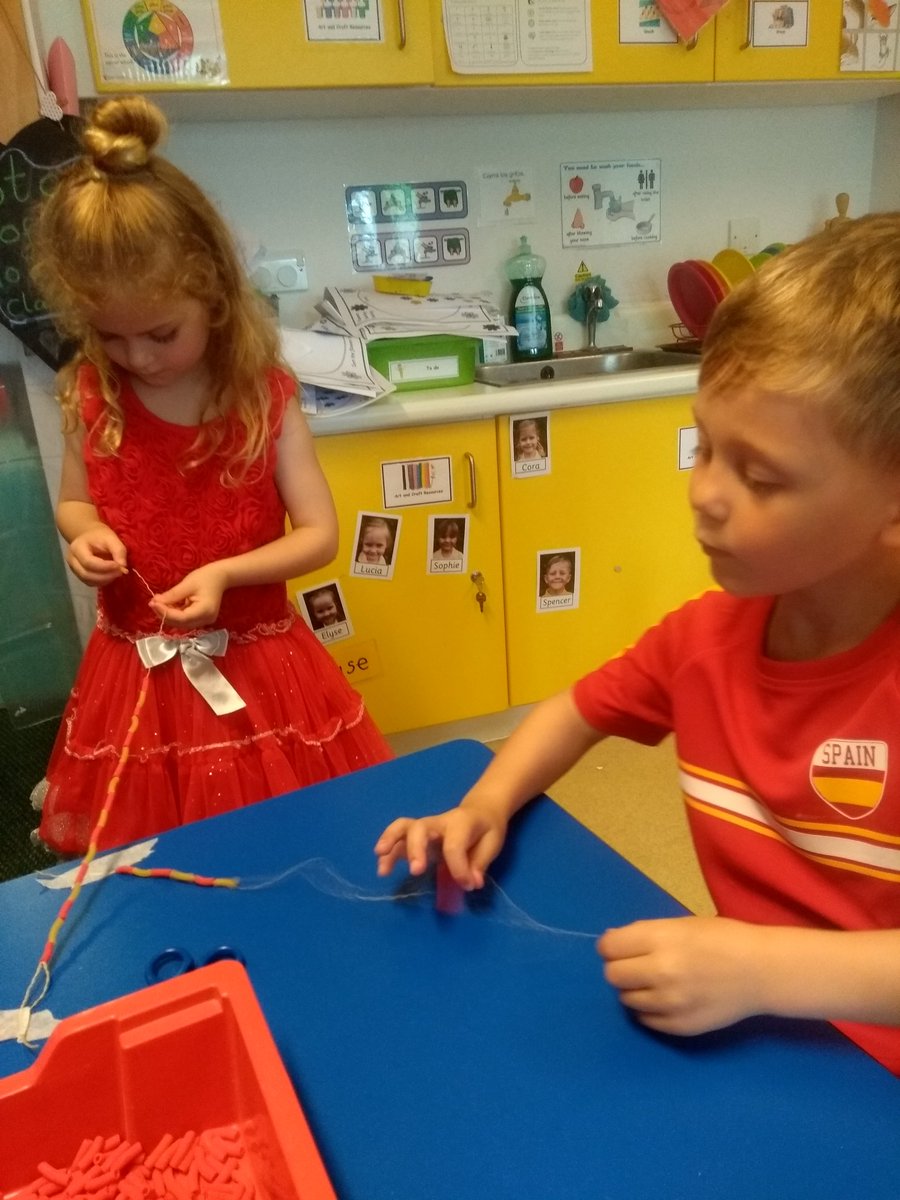 FPSStewartHouse's tweet photo. Muy bien Reception! #adayinspain #felstedfun https://t.co/PzHep7vcbl