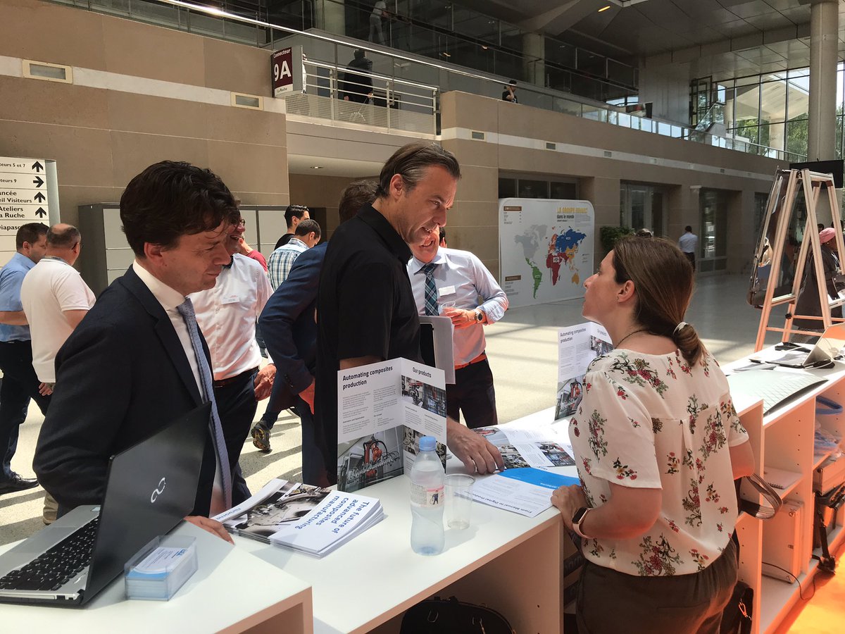 Laurent van den Acker est arrivé au Technocentre pour découvrir les innovations des exposants néerlandais. <a href="/NLenFrance/">NL Ambassade France</a> <a href="/Airborne_com/">Airborne</a> <a href="/TUE_SmartMob/">TU/e Smart Mobility</a>