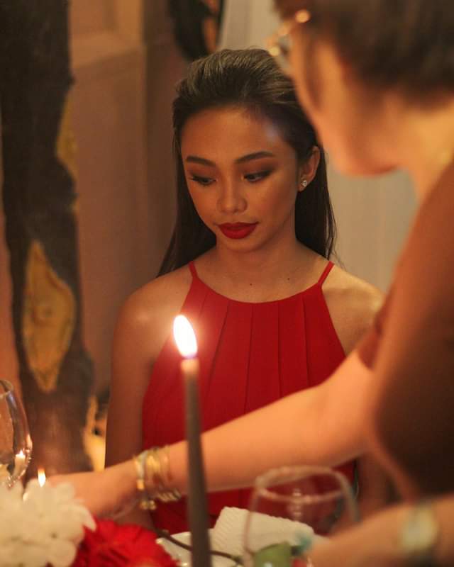 nice_chiu's tweet photo. Candle rose or water #MayWardThenAndNow https://t.co/fWU5yAXAyz