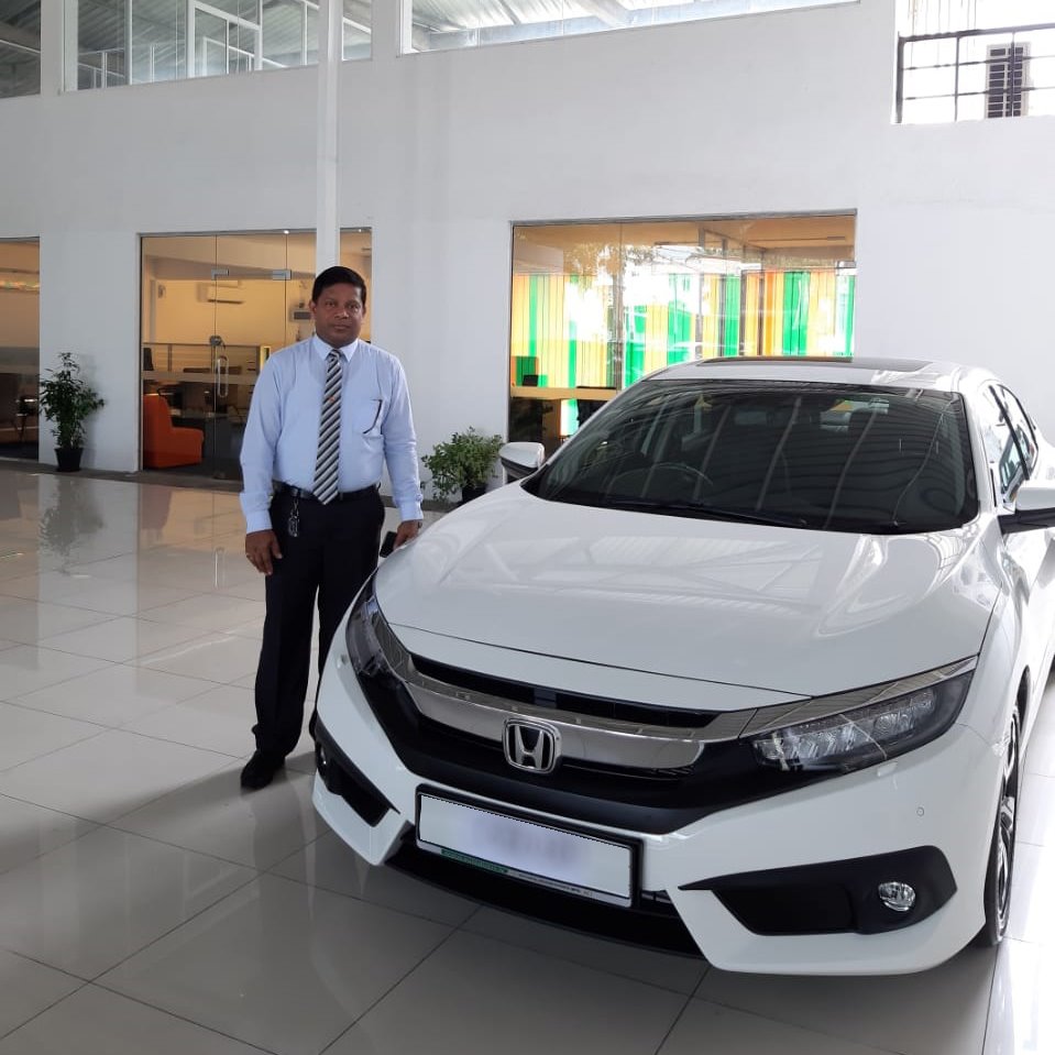 autodirectlk's tweet photo. Congratulations!! to another #DelightedCustomer.
Driving away in his new Honda Civic Sedan 2019.
For More details call Romesh on 774688381.
#autodirectlk #Colombo #Automotive #Honda #civic2019 https://t.co/RuSBvQsJRS